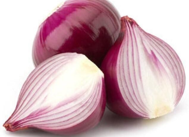 We provide bulk onion supply with export quality standards for food processing industries, restaurants, hotels, and retail businesses. Carefully graded onions ensure consistent size, quality, and storage performance.
